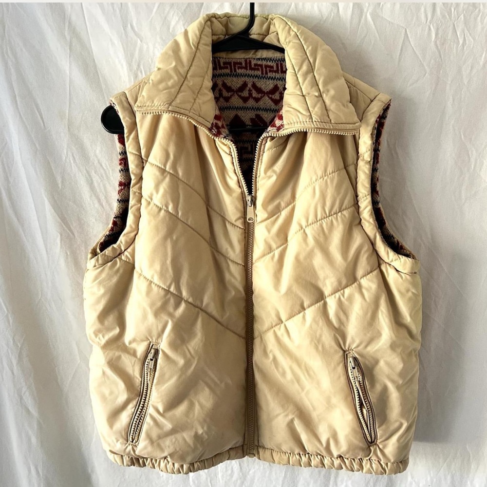 Vintage puffer vest with winter interior